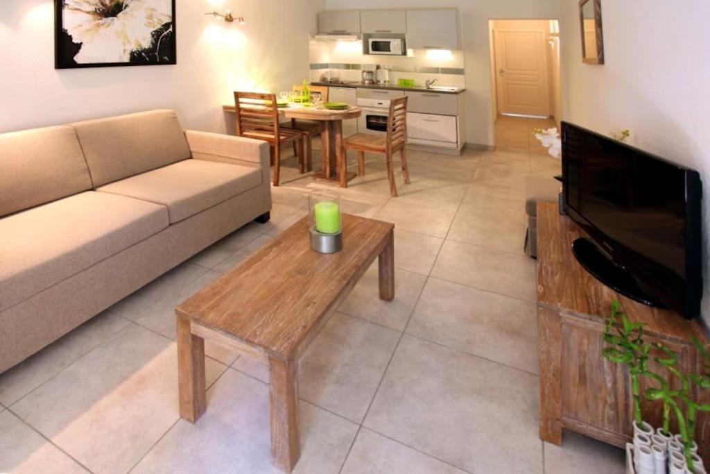 Le Domaine Du Thronnet Aparthotel Figanières