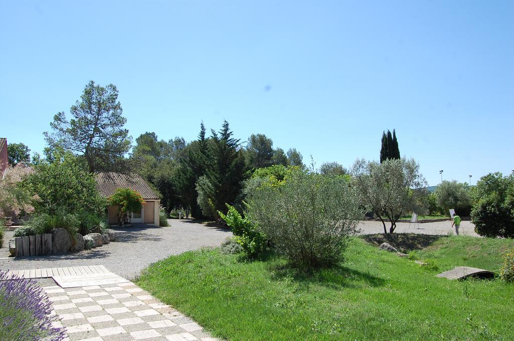 Le Domaine Du Thronnet Aparthotel 3*